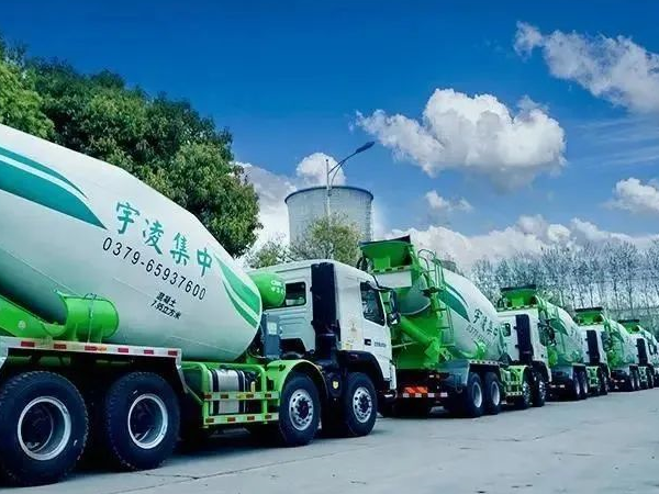 8年老客戶再提車，10臺攪拌車批量交付，客戶：選凌宇我放心！